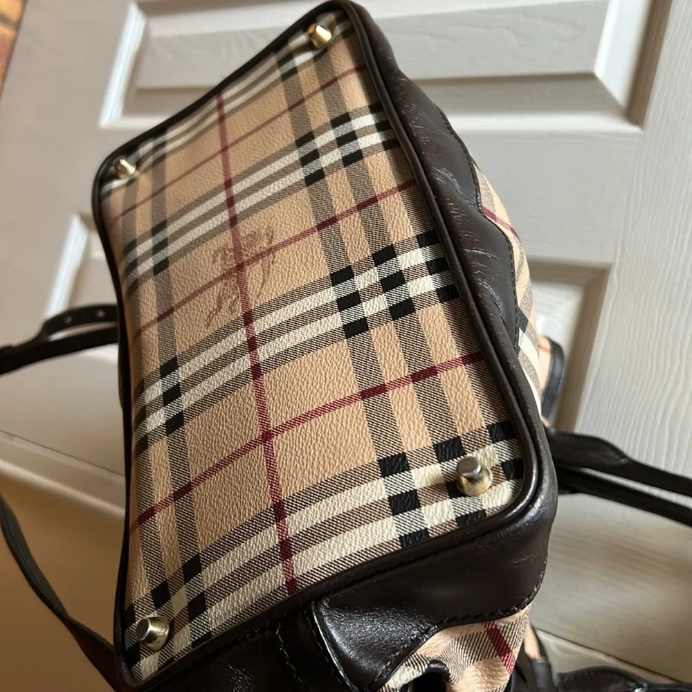 Burberry Tote bag with Sling Using good condition with dust bag - Picture 5 of 16